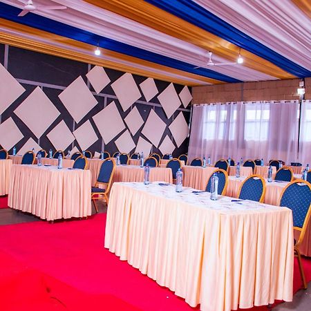Buraha Zenoni Hotel And Resort Nakuru Eksteriør bilde