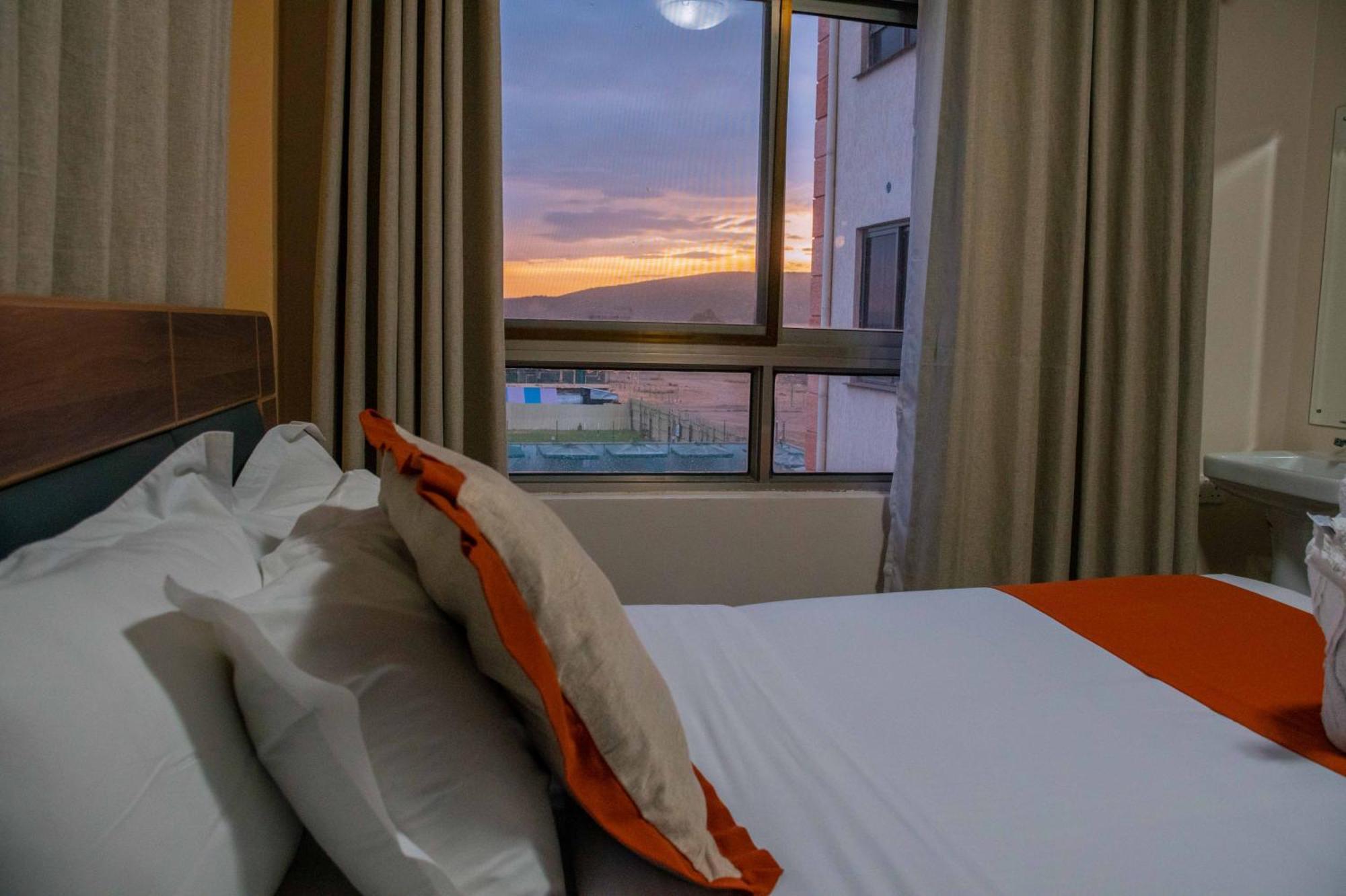 Buraha Zenoni Hotel And Resort Nakuru Eksteriør bilde