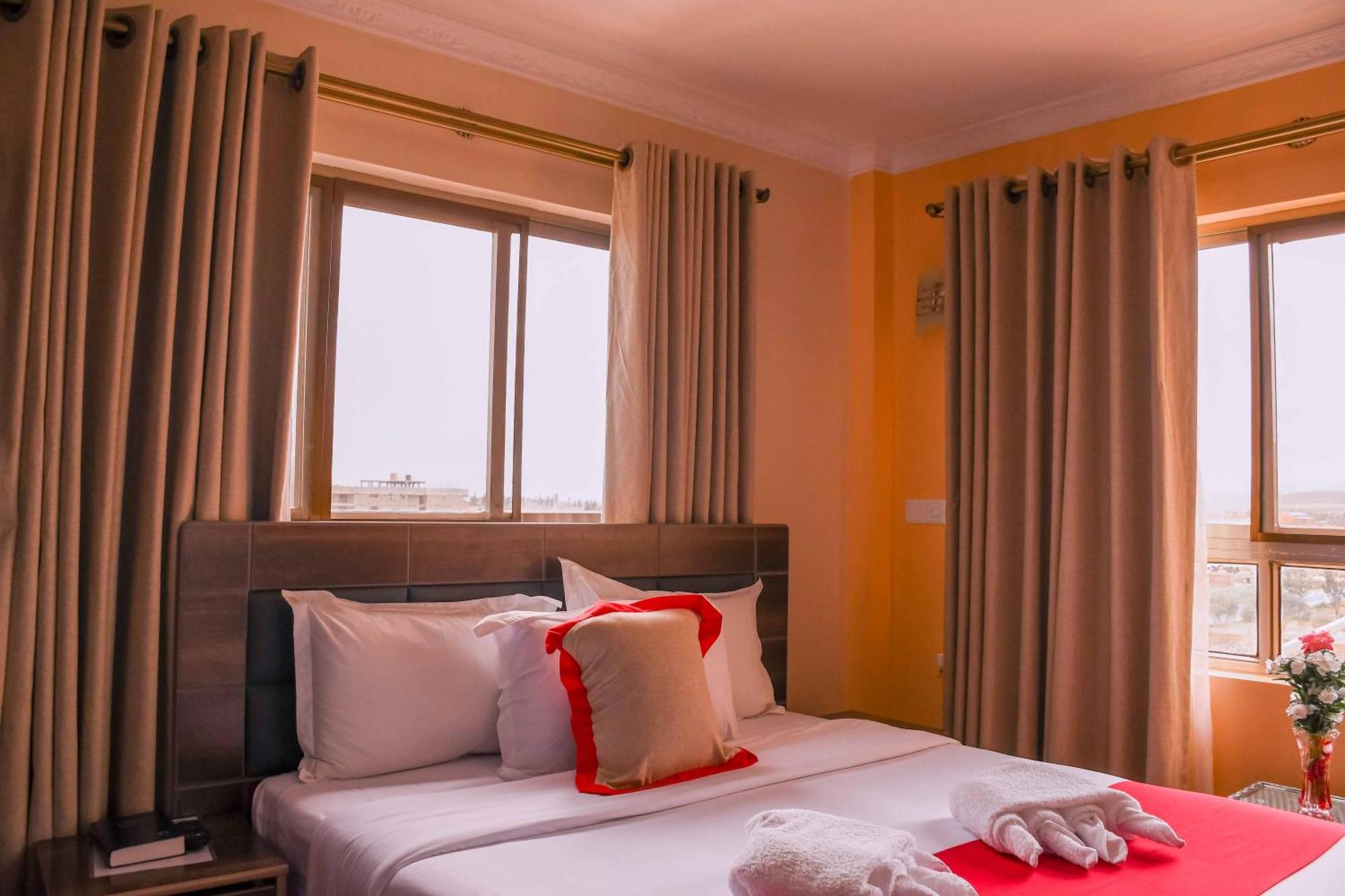 Buraha Zenoni Hotel And Resort Nakuru Eksteriør bilde