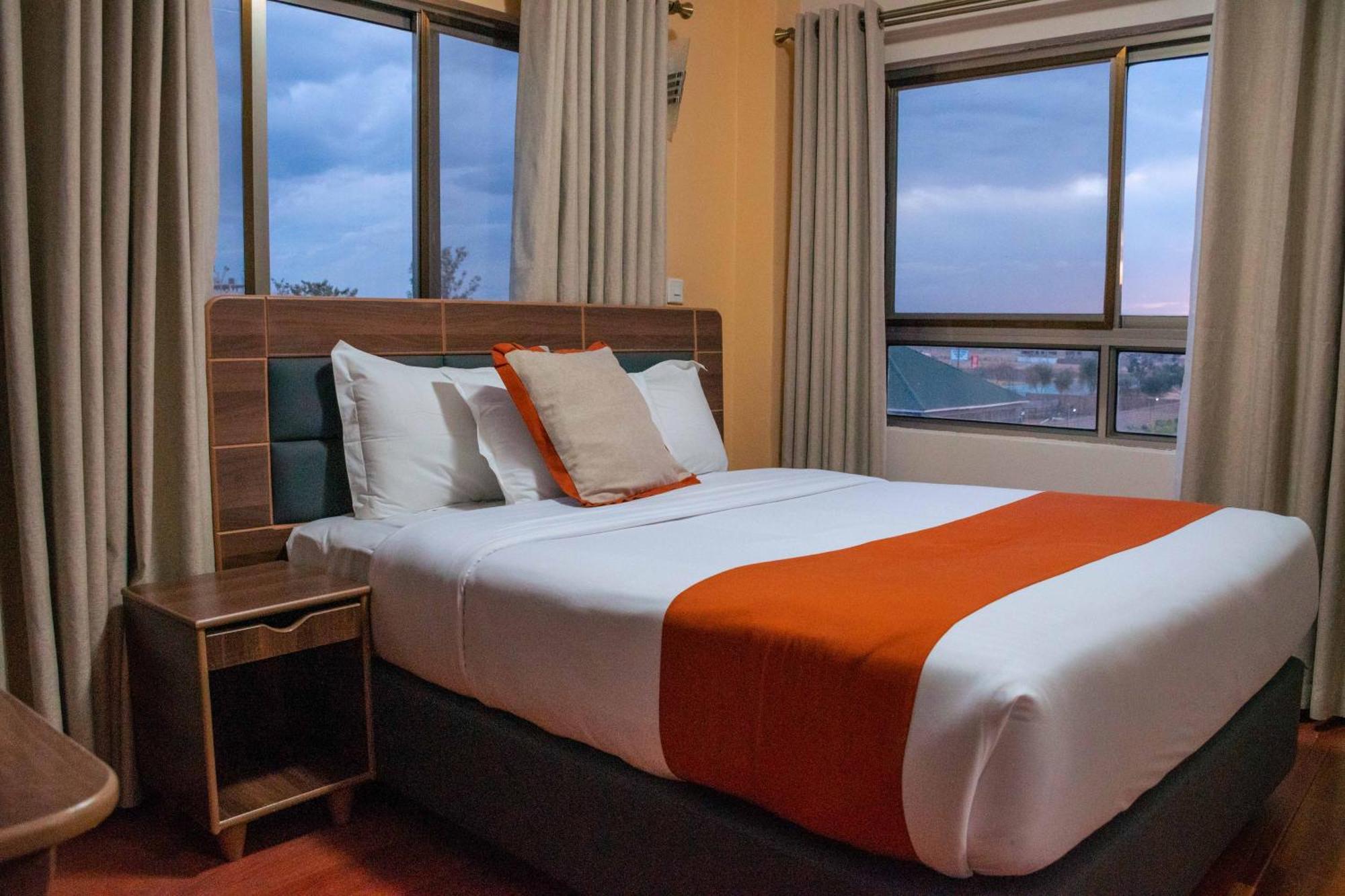 Buraha Zenoni Hotel And Resort Nakuru Eksteriør bilde
