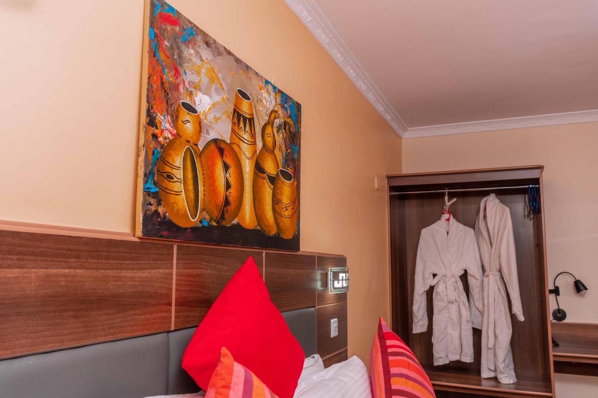 Buraha Zenoni Hotel And Resort Nakuru Eksteriør bilde