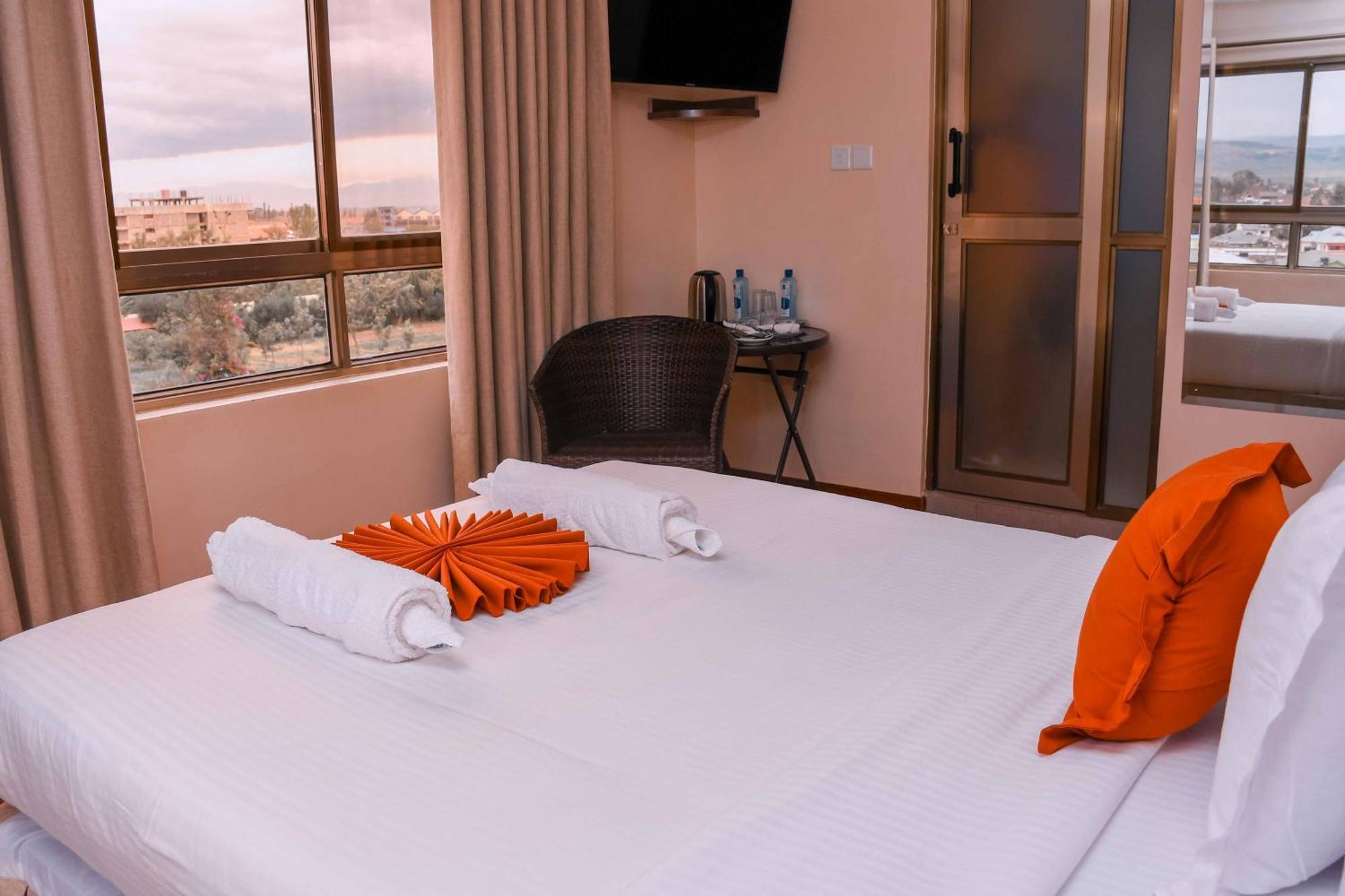 Buraha Zenoni Hotel And Resort Nakuru Eksteriør bilde